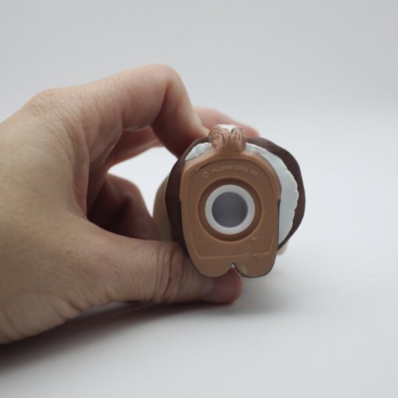 Vintage Hallmark pilgrim chipmunk salt and pepper shakers - Picture 7 of 8